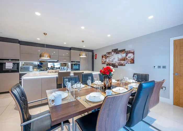 *Rd7C* For Your Most Relaxed & Cosy Stay + Free Parking + Free Fast Wifi *